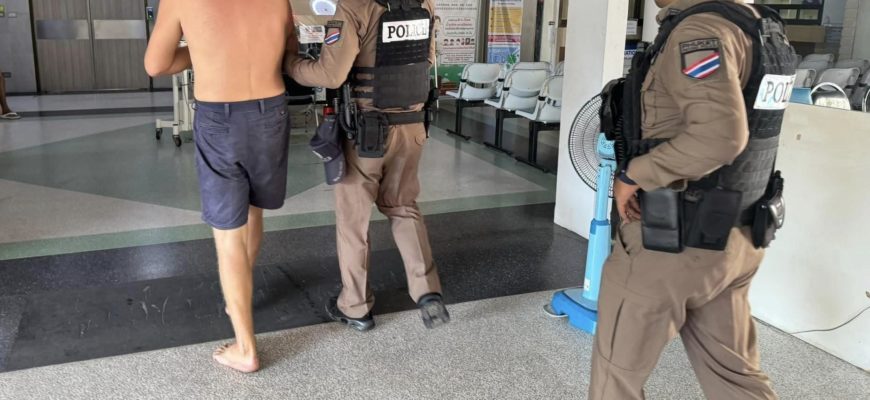 Crazy: Ukrainian man trashes Phuket police station
