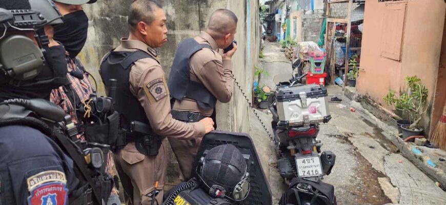 A drug addict opened fire and took hostages in Bangkok