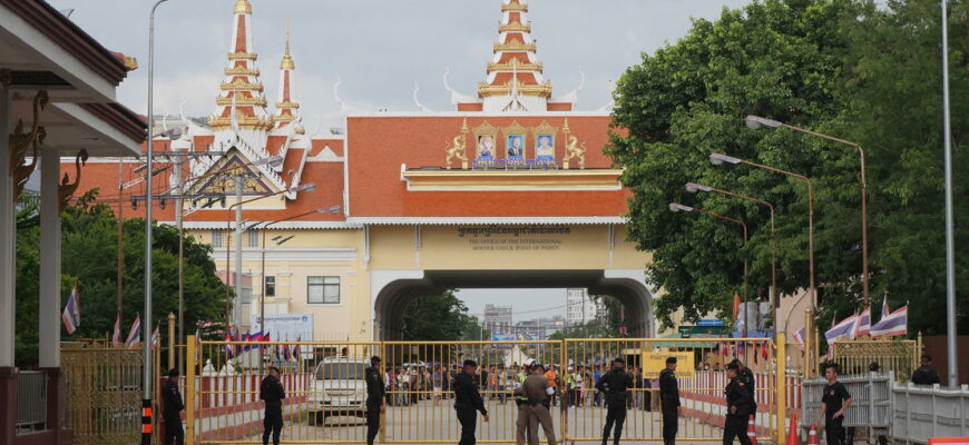 Thailand closes border with Cambodia due to military tensions
